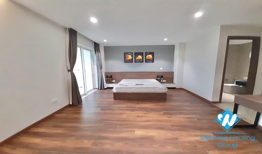 Nice new apartment for rent at the link Ciputra building 3 bedrooms 2 bathrooms fully furnished
